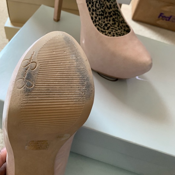 Beautiful pale pink Jessica Simpson pump - Picture 6 of 7